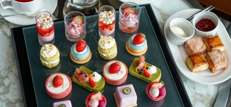 コンラッド東京の桜ストロベリーの春色アフタヌーンティー