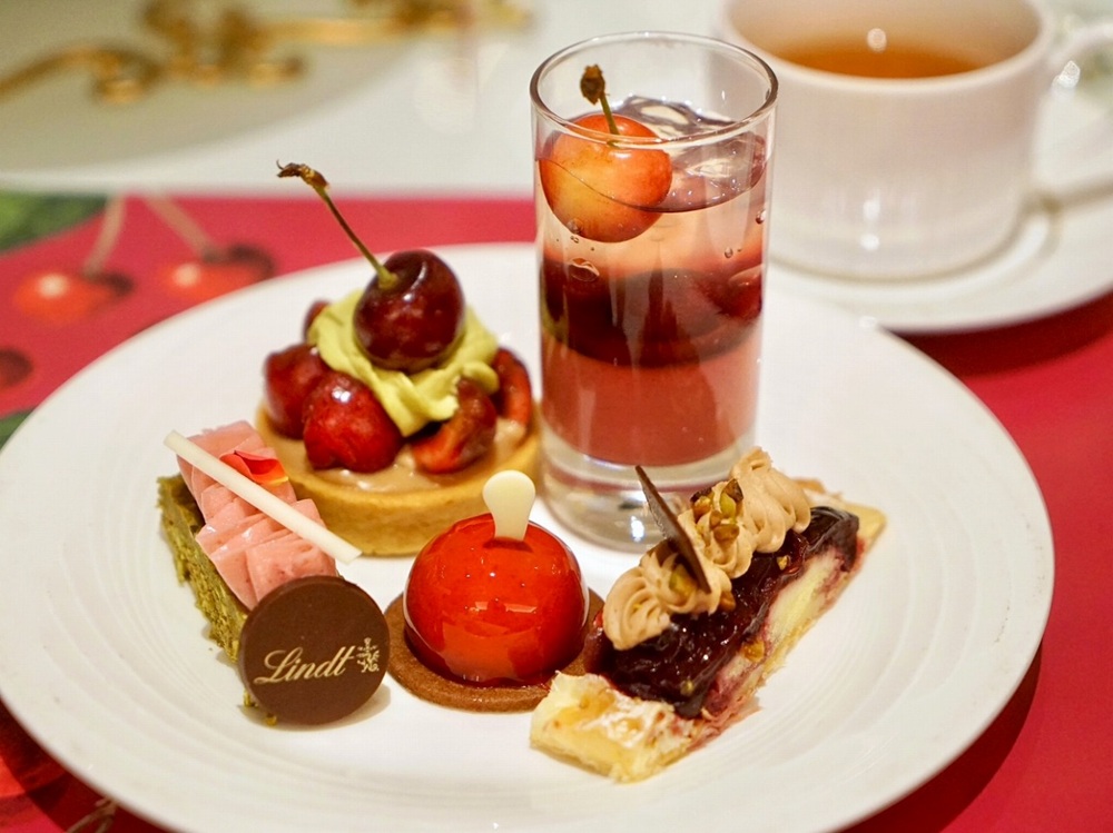 ホテル インターコンチネンタル 東京ベイのチェリーアフタヌーンティー with リンツチョコレート