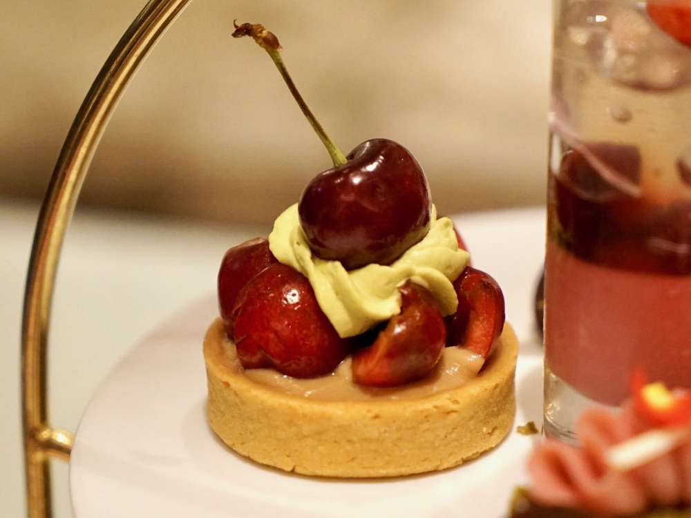 ホテル インターコンチネンタル 東京ベイのチェリーアフタヌーンティー with リンツチョコレート