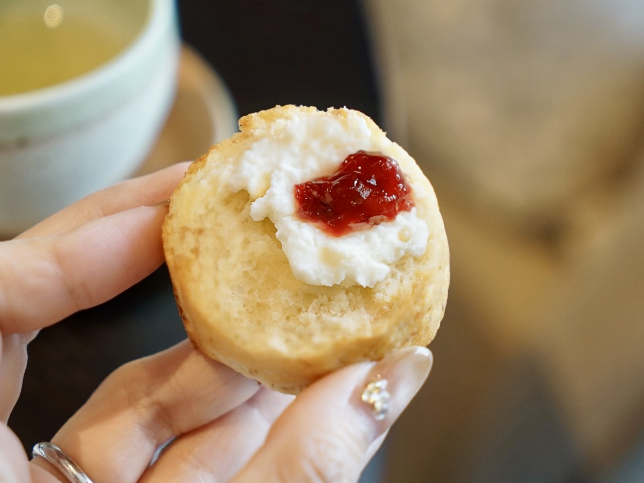 フォーシーズンズホテル東京大手町のスフェスティブ アフタヌーンティー