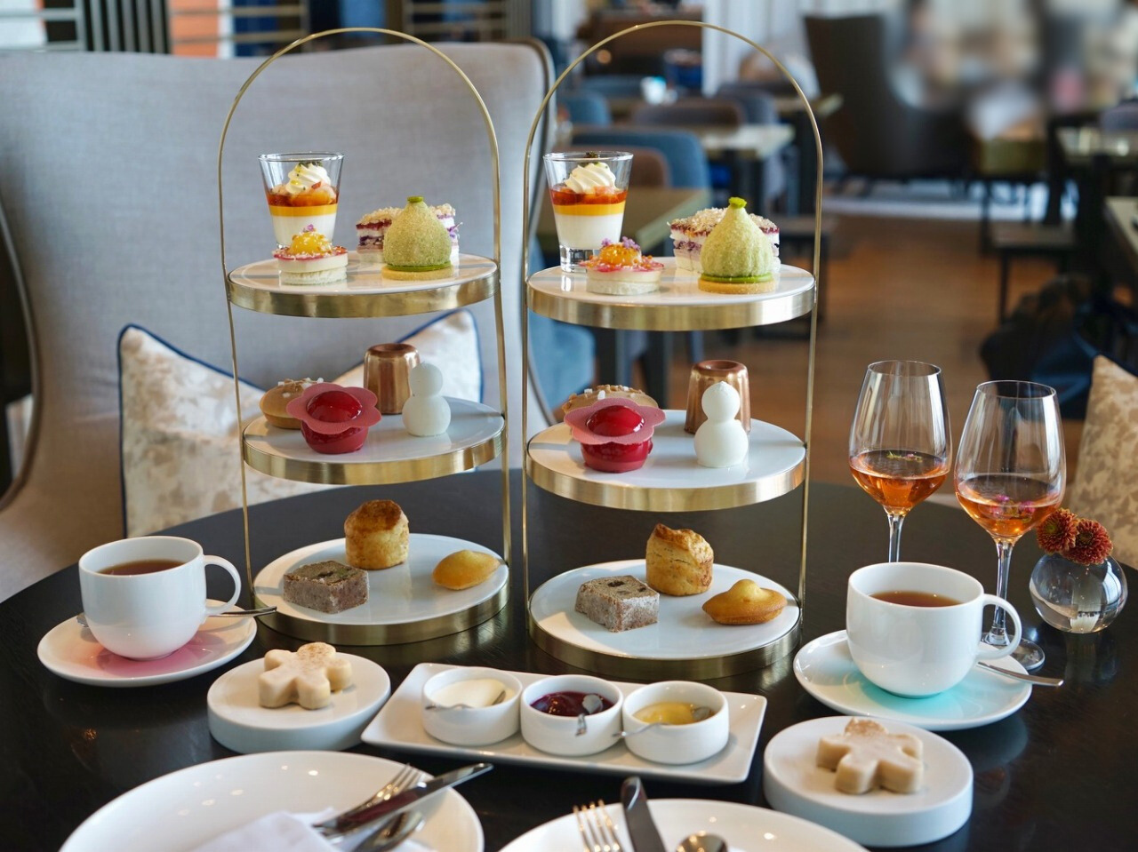 フォーシーズンズホテル東京大手町のスフェスティブ アフタヌーンティー