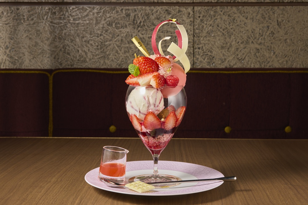 Pâtisserie & Café DEL’IMMOのいちごパフェ