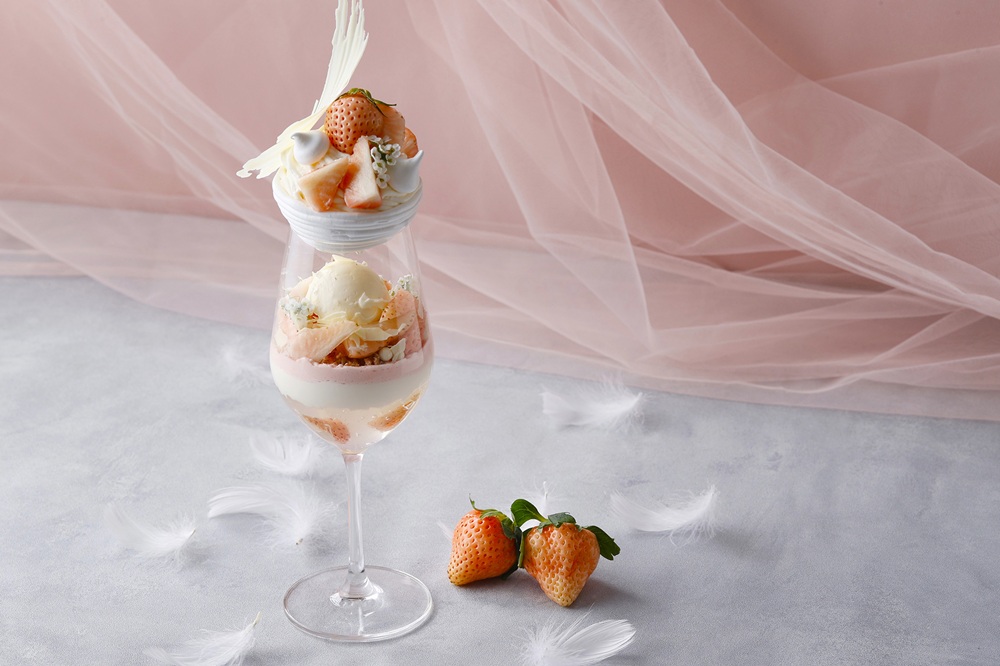 ホテル インターコンチネンタル 東京ベイのいちごパフェ