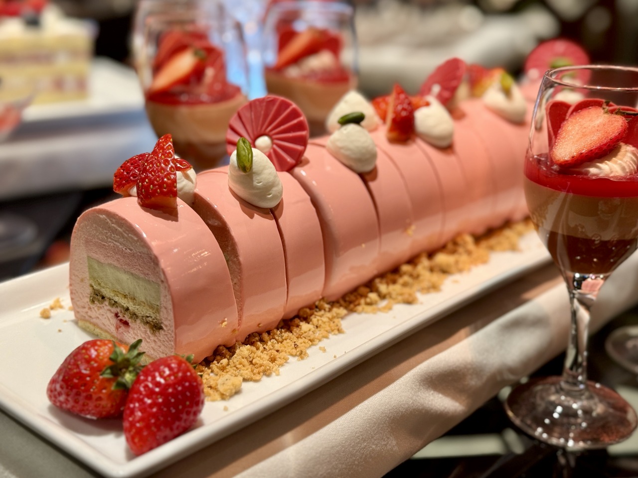 横浜ベイシェラトン ホテル&タワーズのナイトスイーツブッフェ 「Sweets Parade」～ストロベリー～