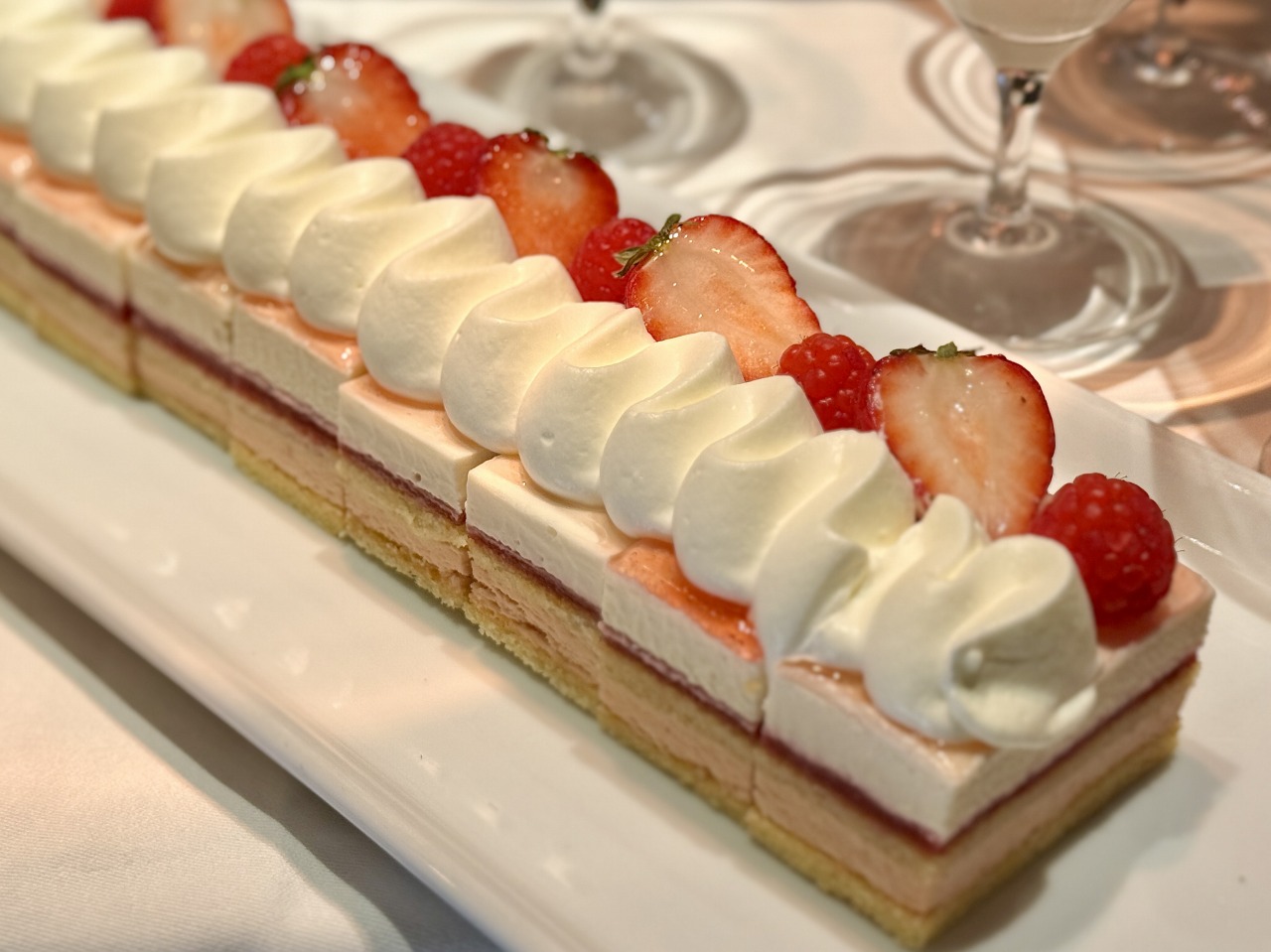 横浜ベイシェラトン ホテル&タワーズのナイトスイーツブッフェ 「Sweets Parade」～ストロベリー～