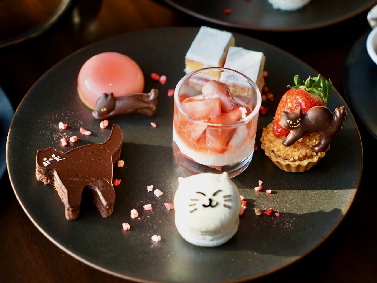 グランド ハイアット 東京のストロベリー&キャット アフタヌーンティー