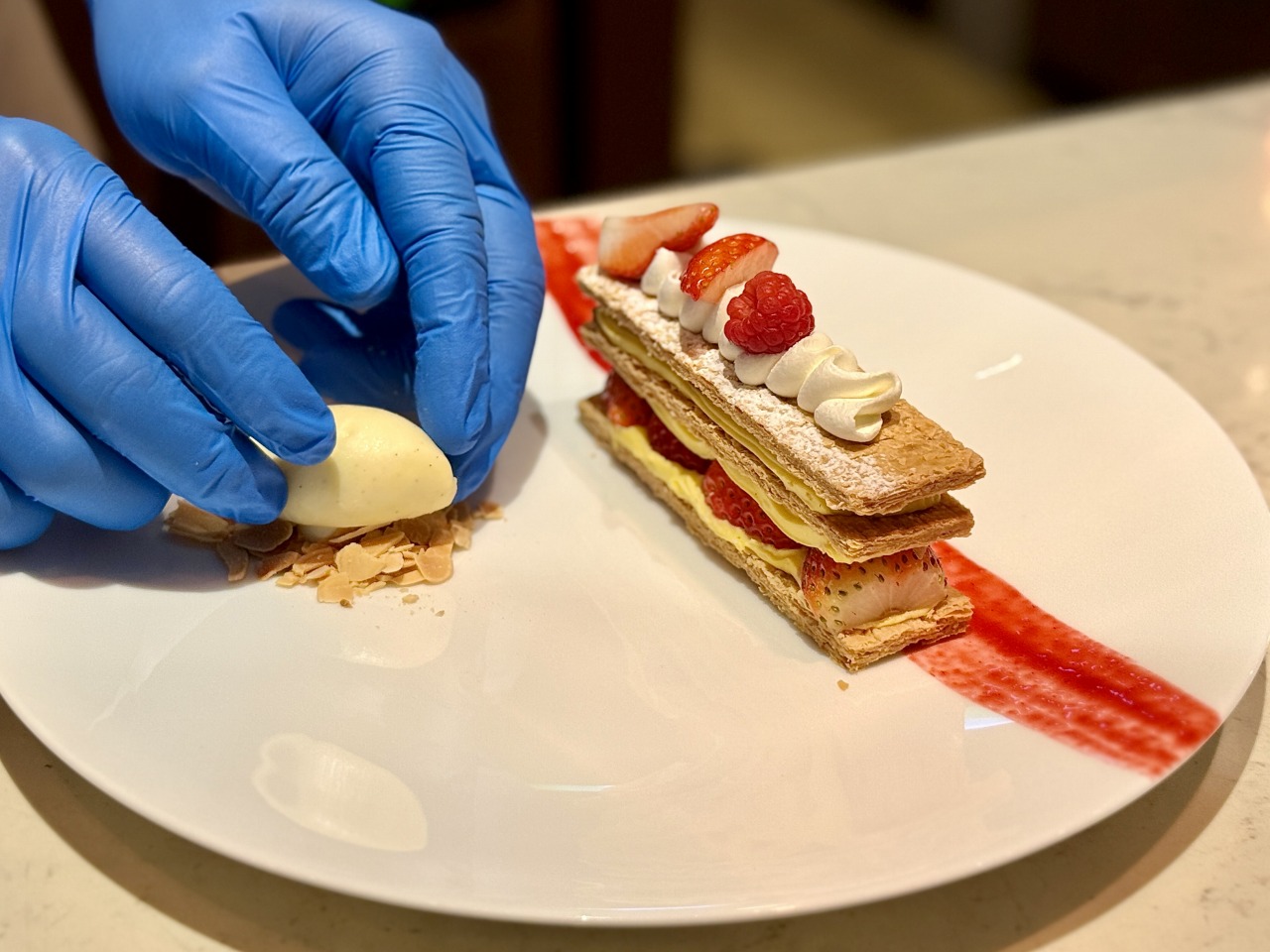 横浜ベイシェラトン ホテル&タワーズのナイトスイーツブッフェ 「Sweets Parade」～ストロベリー～