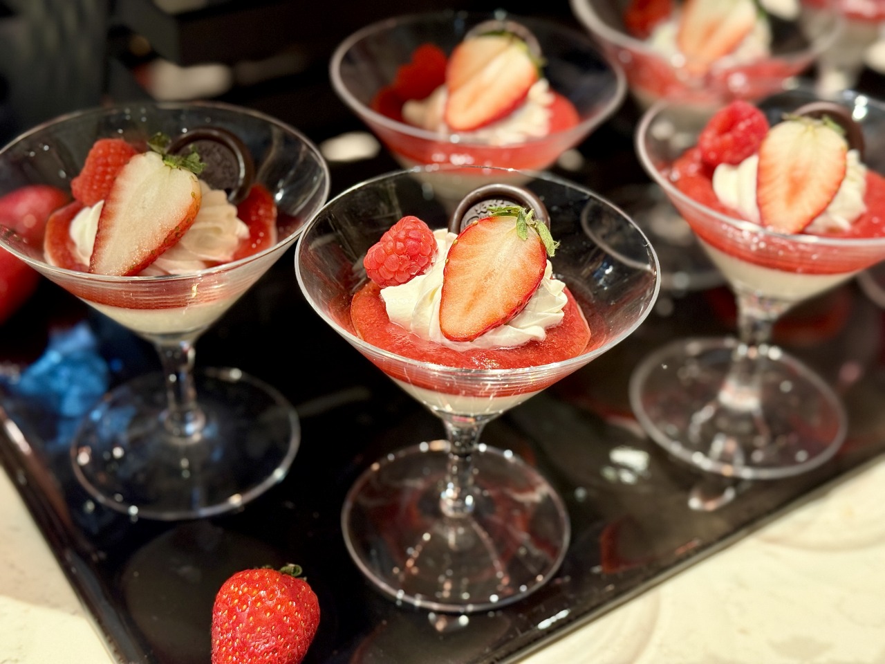 横浜ベイシェラトン ホテル&タワーズのナイトスイーツブッフェ 「Sweets Parade」～ストロベリー～