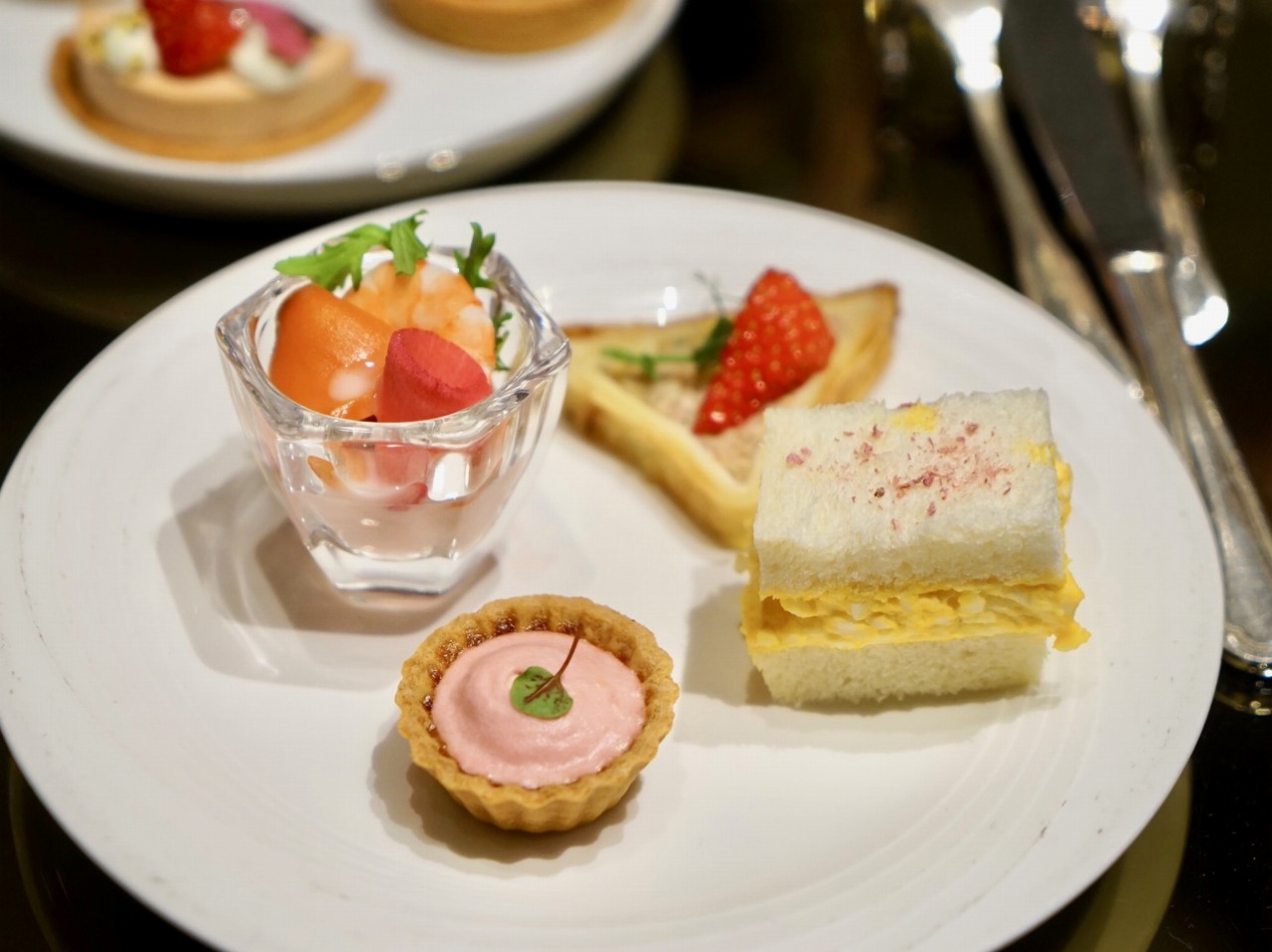 ホテル インターコンチネンタル 東京ベイのストロベリーブロッサムアフタヌーンティー