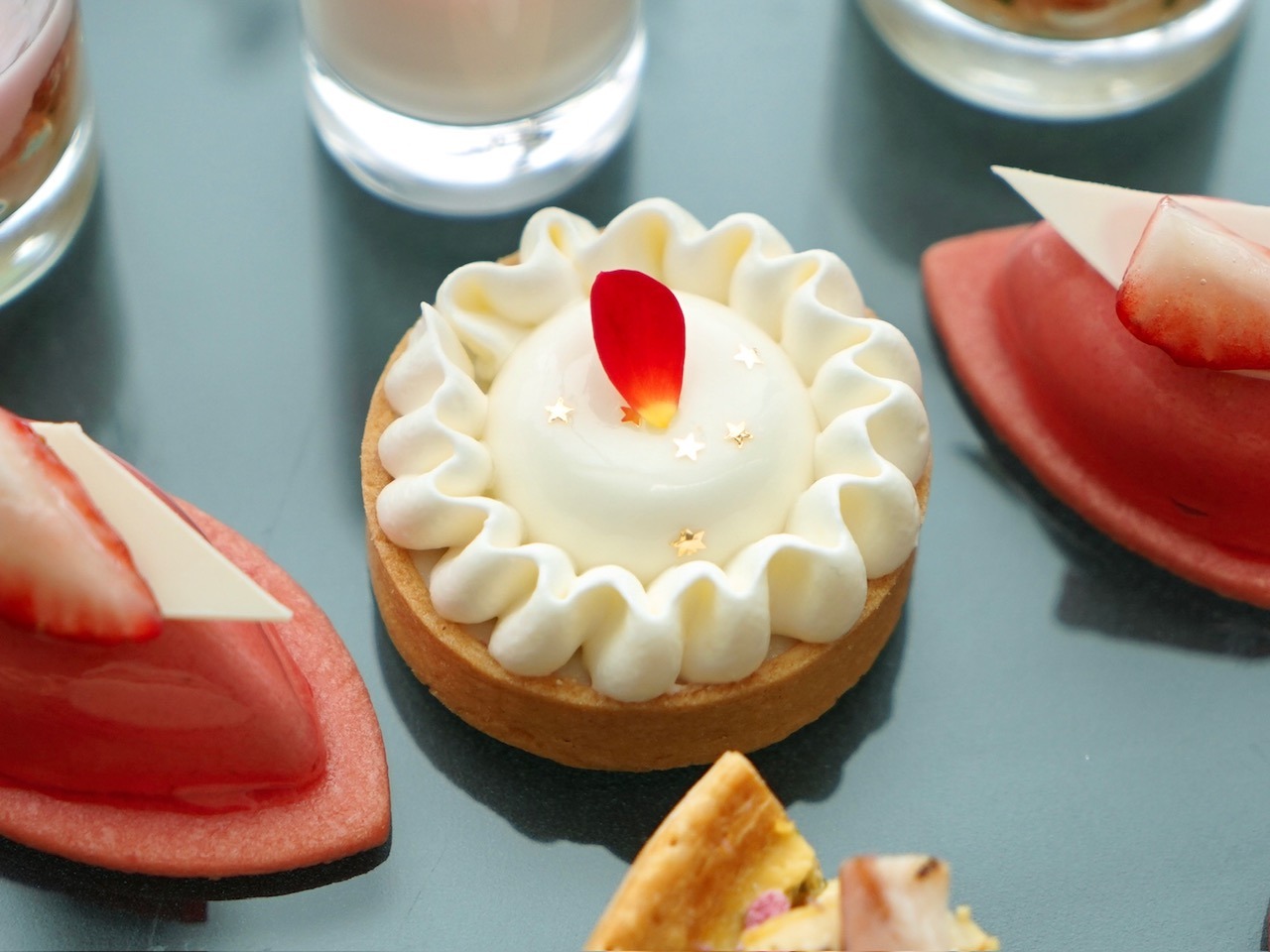 コンラッド東京の桜ストロベリーアフタヌーンティー with ロンジン