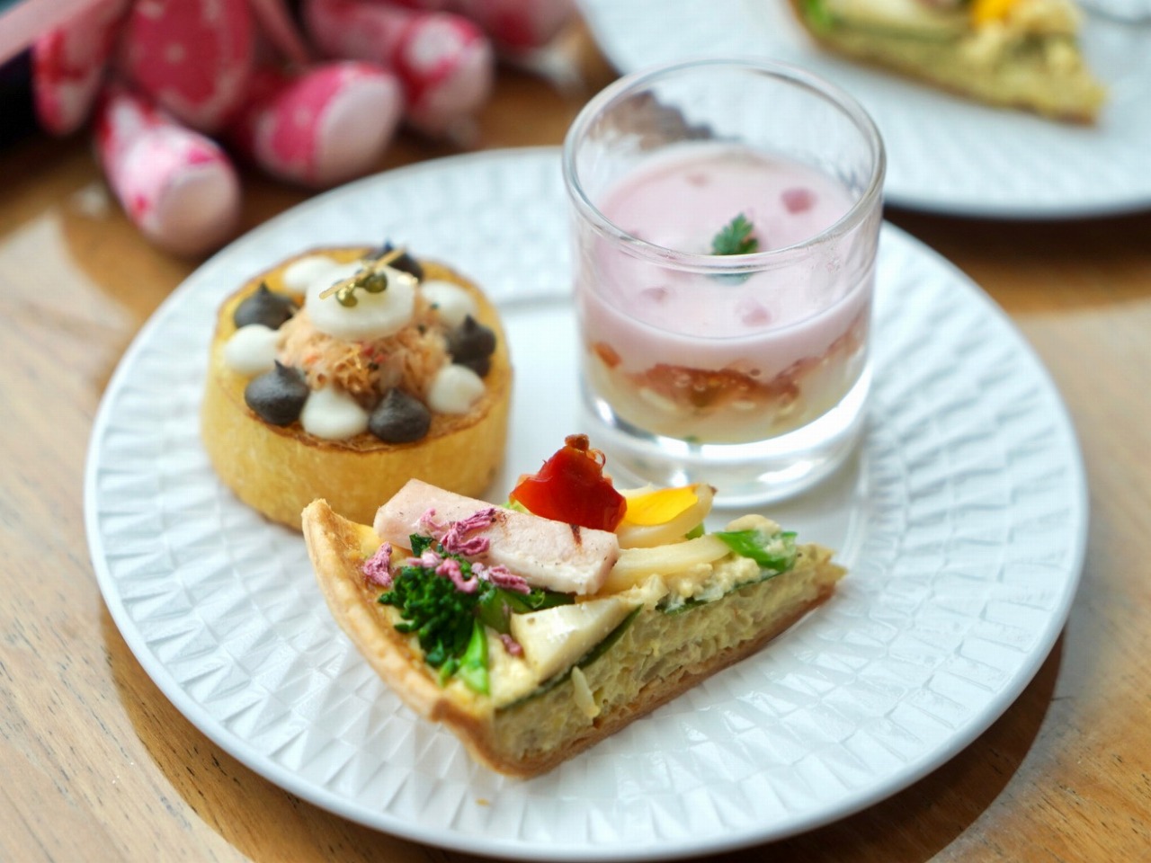 コンラッド東京の桜ストロベリーアフタヌーンティー with ロンジン